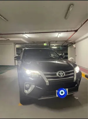2016 تويوتا فورتشنر in dubai