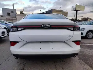 2022 JAC J7