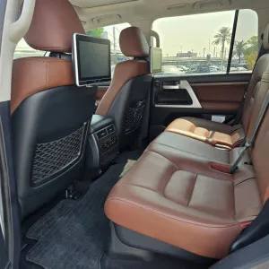 2020 Toyota Land Cruiser