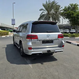 2020 Toyota Land Cruiser
