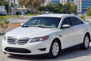 2010 Ford Taurus in dubai