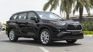 2022 Toyota Highlander in dubai