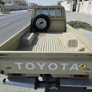 2015 Toyota Land Cruiser Pickup