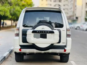 2013 ميتسوبيشي باجيرو