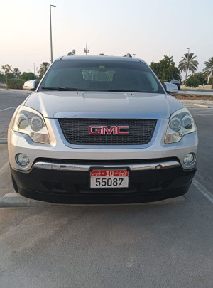 2011 GMC Acadia in dubai