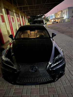 2015 Lexus IS in dubai