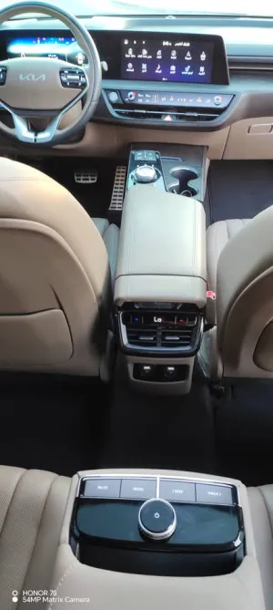 2022 Kia K8