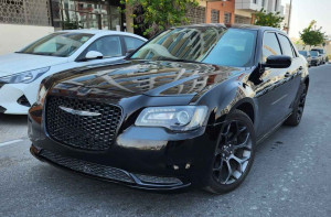 2019 Chrysler 300 in dubai