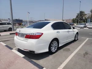 2015 هوندا أكورد