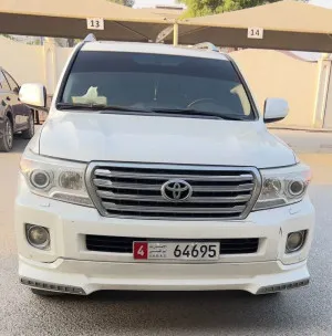 2011 Toyota Land Cruiser in dubai