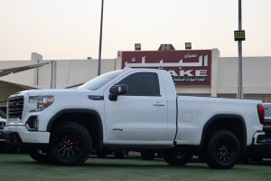 2022 GMC Sierra in dubai