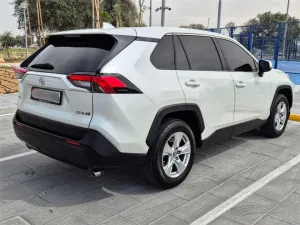 2021 تويوتا راف ٤