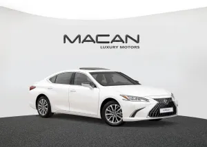 2023 Lexus ES in dubai