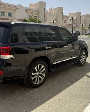 2018 تويوتا لاند كروزر