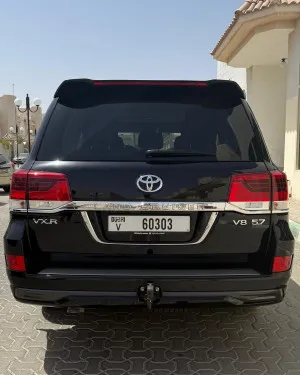 2018 تويوتا لاند كروزر