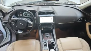 2018 جاكوار اف بيس