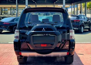 2016 Mitsubishi Pajero