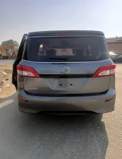 2015 نيسان كويست