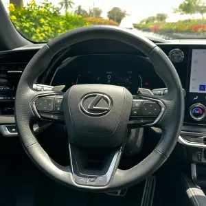 2023 لكزس ار اكس ٥٠٠