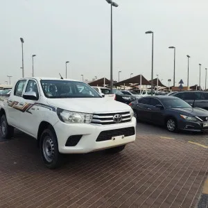 2019 تويوتا هايلوكس in dubai