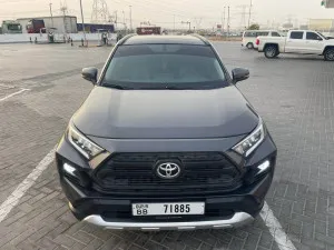 2019 تويوتا راف ٤ in dubai