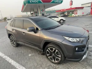 2019 تويوتا راف ٤
