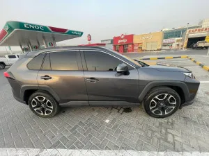 2019 تويوتا راف ٤