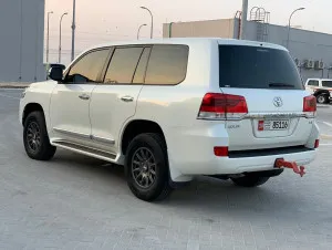 2017 Toyota Land Cruiser