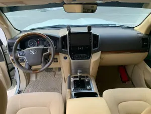 2017 Toyota Land Cruiser