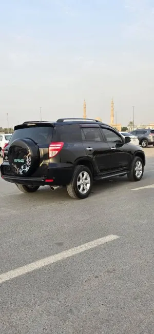 2011 تويوتا راف ٤