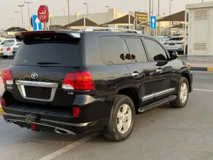 2015 تويوتا لاند كروزر