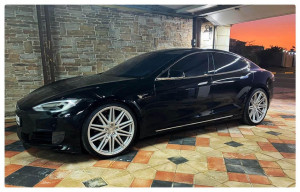 2017 Tesla Model S in dubai
