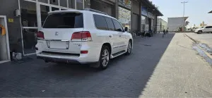 2014 Lexus LX 570