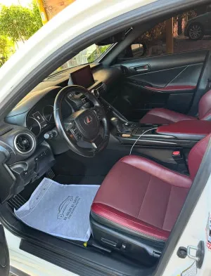 2021 Lexus IS