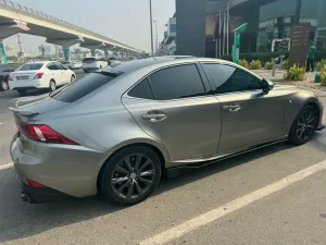 2016 Lexus IS