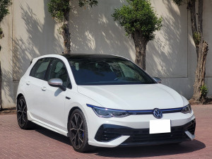 UNDER WARRANTY - 2023 VOLKSWAGEN GOLF R 2.0TC - FREE SERVICE PACKAGE AVAILABLE - NO PAINT GCC SPECS