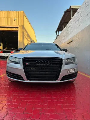 2011 Audi S8 in dubai