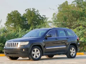 2011 Jeep Grand Cherokee in dubai