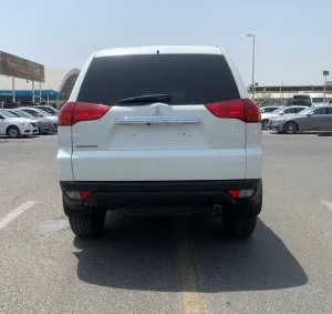 2010 ميتسوبيشي باجيرو سبورت