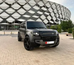 2023 لاند روفر ديفندر in dubai