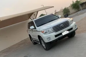 2015 Toyota Land Cruiser in dubai