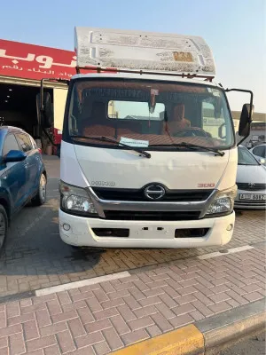 2015 هينو الفئة ٧٠٠ in dubai