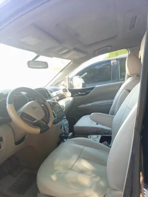 2012 Nissan Quest