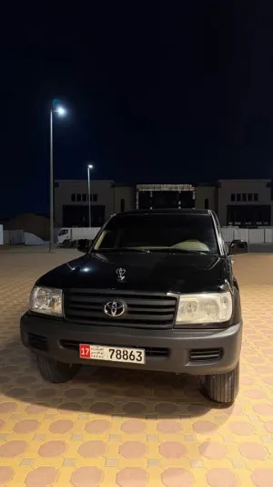 2002 Toyota Land Cruiser in dubai