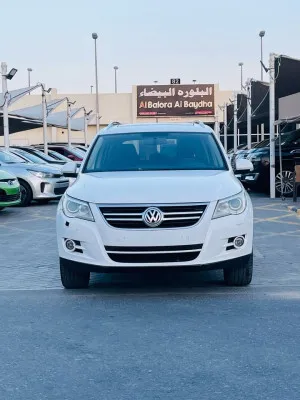 2010 فولجس فاجن تيغوان in dubai