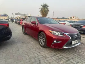 2016 Lexus ES in dubai