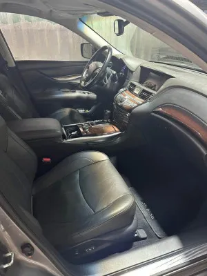 2012 Infiniti M37