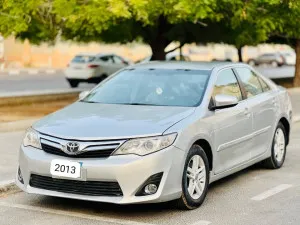 2013 تويوتا كامري in dubai