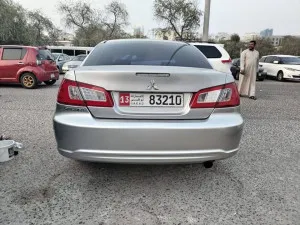 2011 ميتسوبيشي جلنت