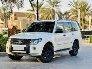 2011 ميتسوبيشي باجيرو in dubai